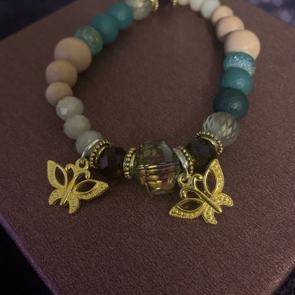 Bracelets - Picture 10 of 14